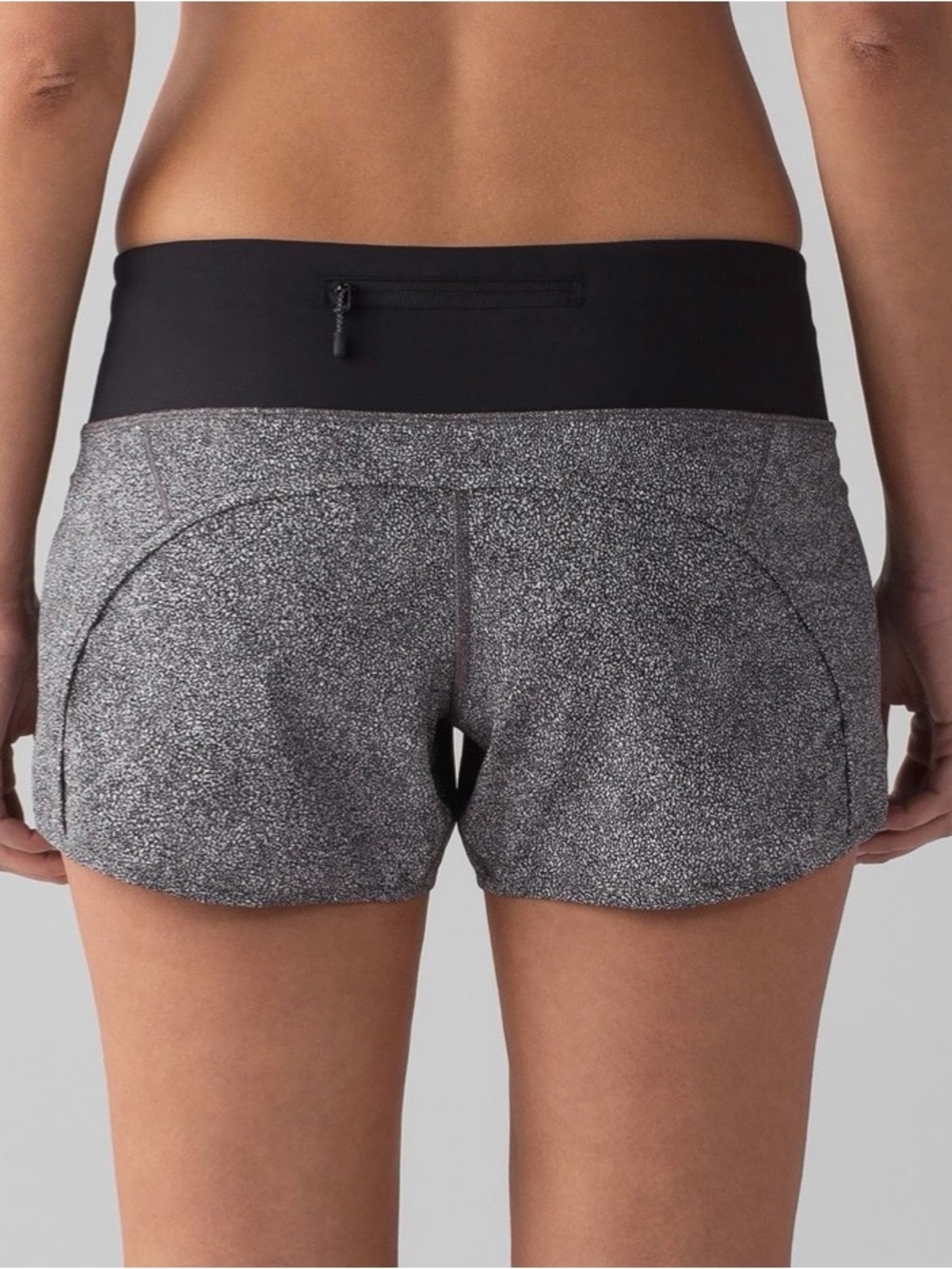 Lululemon Run Times Short ( 4")
Sea Spray Alpine White Dark Chrome size 6 EUC
